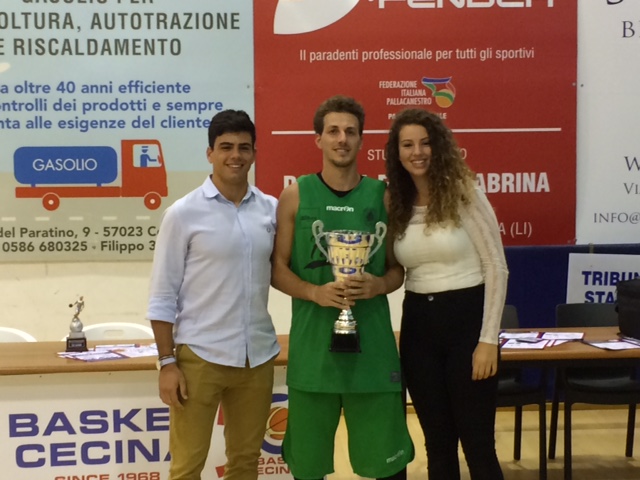 lorenzo-bendetti-con-la-coppa