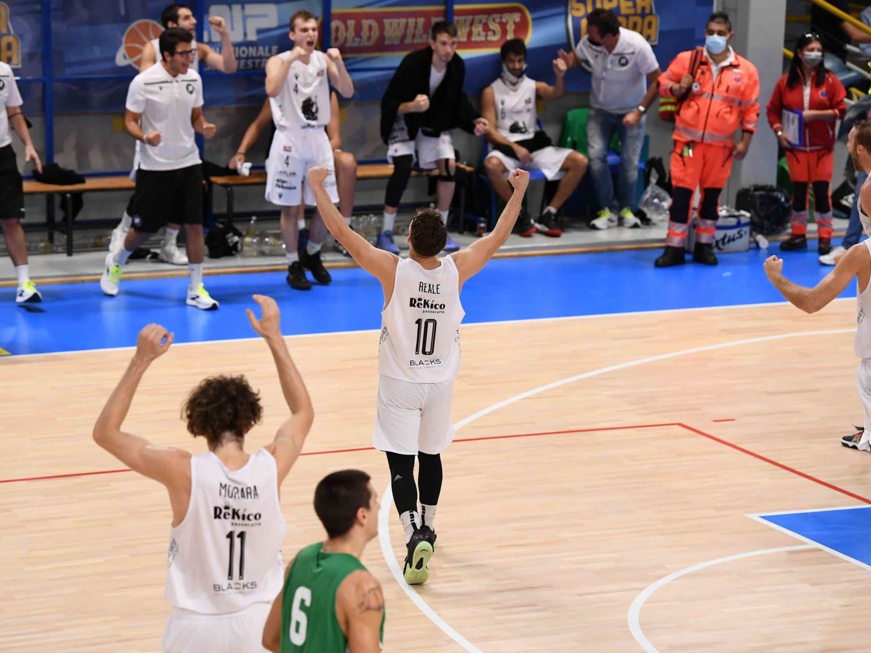 Con Una Rimonta Da Applausi I Raggisolaris Volano In Semifinale Di Supercoppa