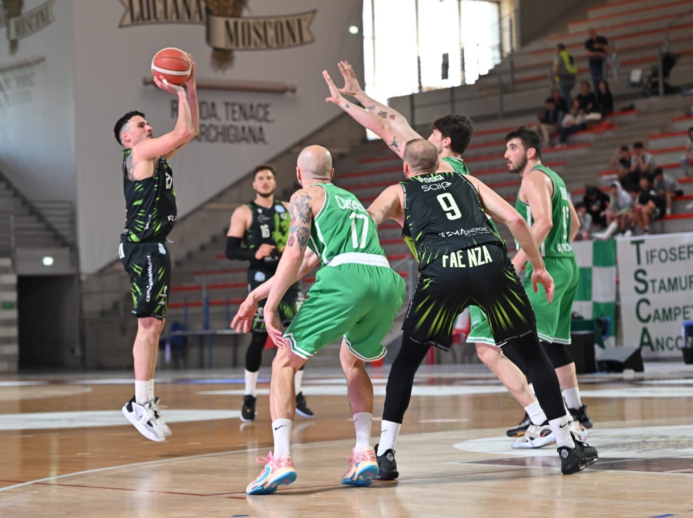 I Blacks Chiudono La Regular Season Con Una Grande Vittoria Ad Ancona