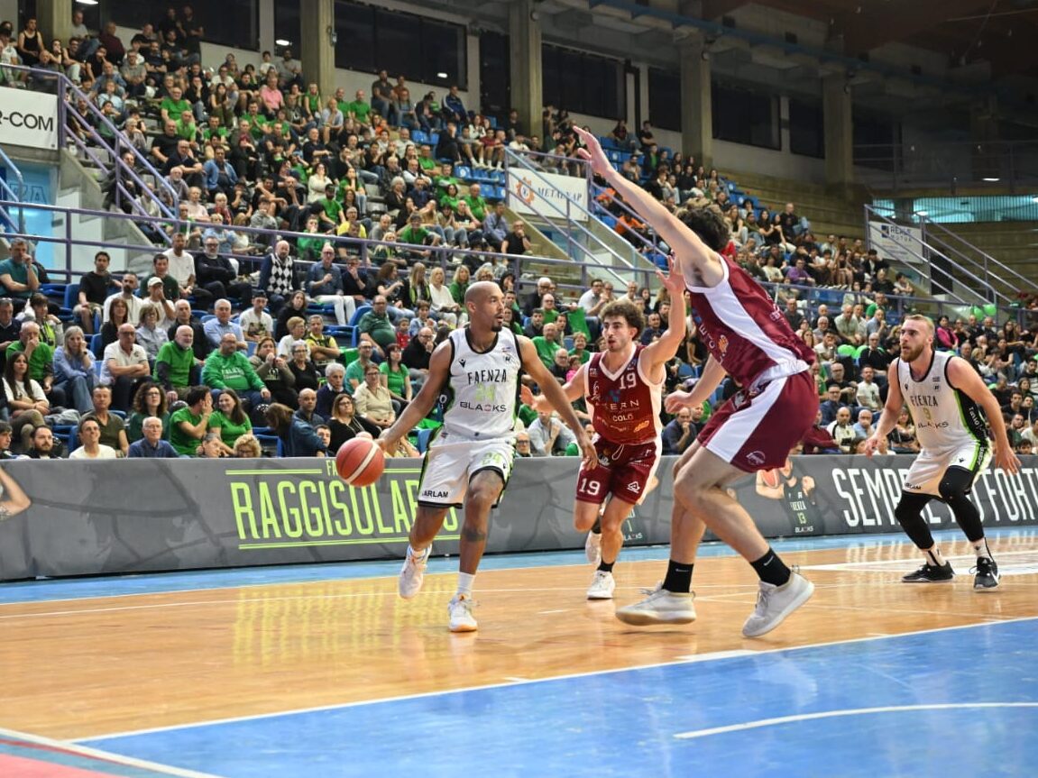 I Blacks Perdono Gara 3 Al Fotofinish